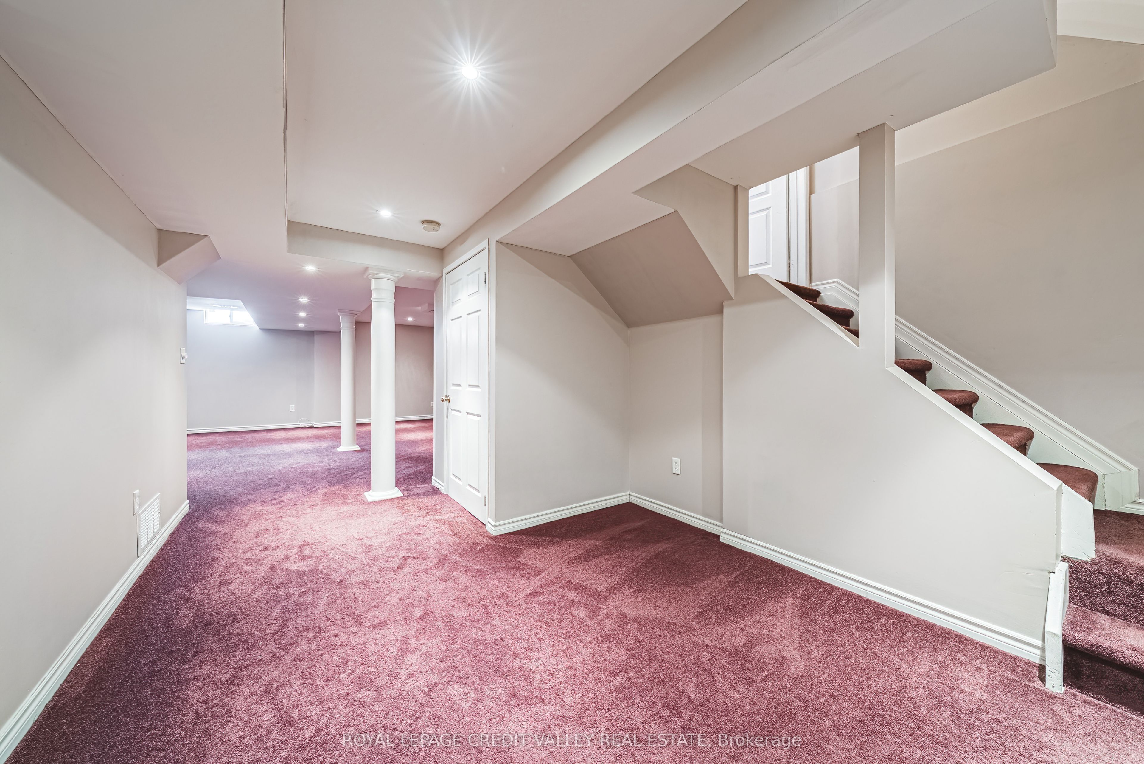 13 Brookstone Court