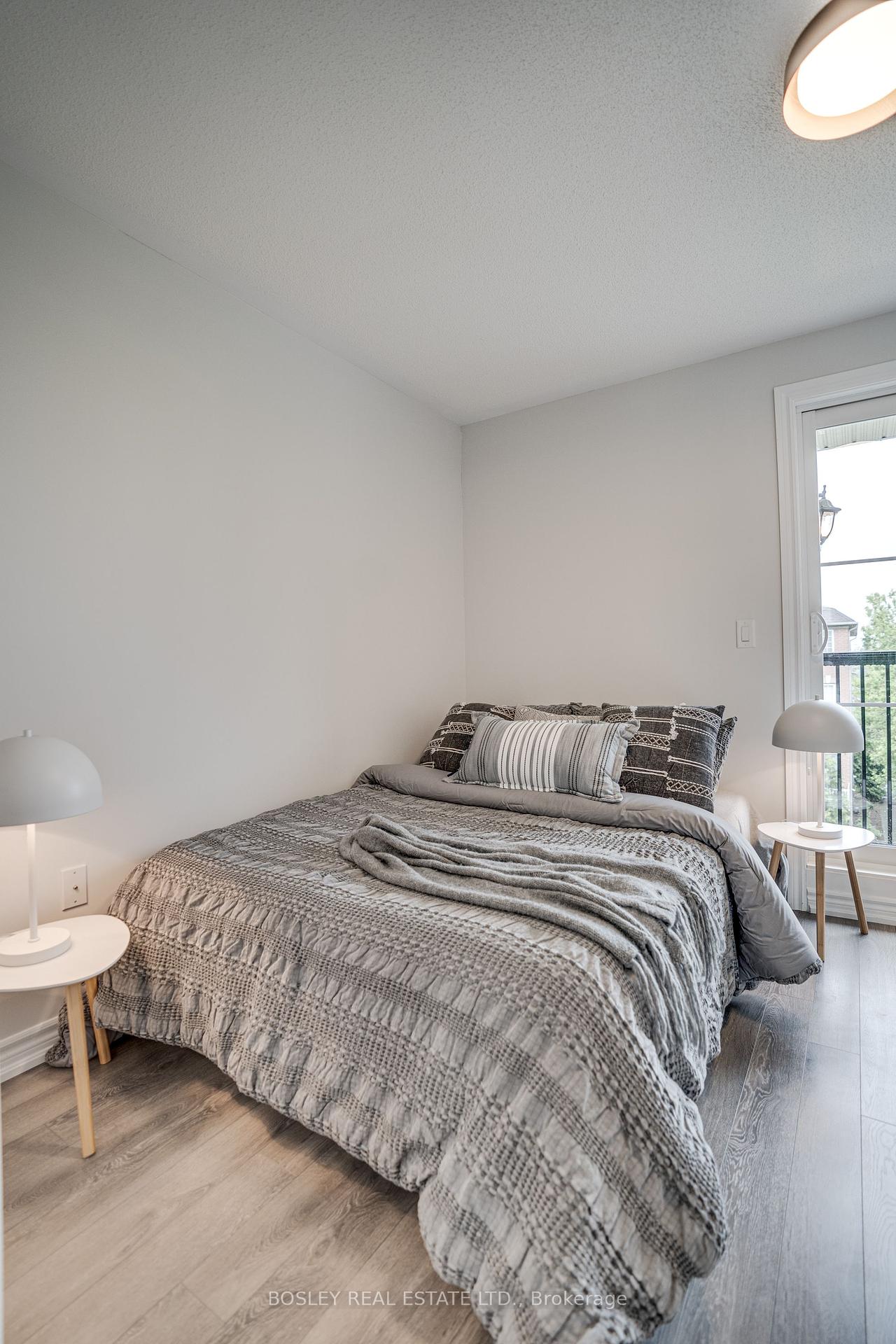 2 Bedrooms Condo at 390 Hopewell, Toronto For sale