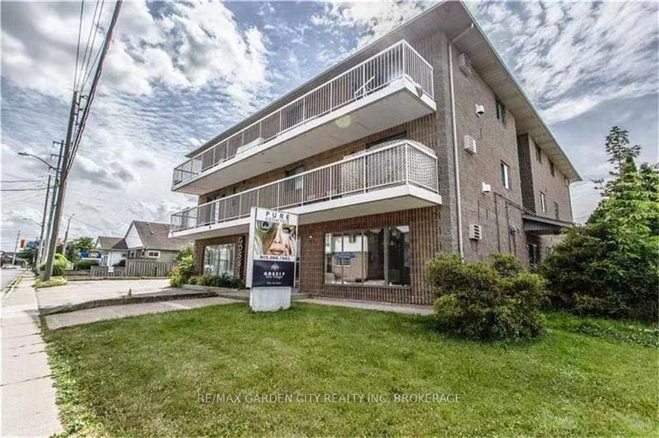 210 PELHAM