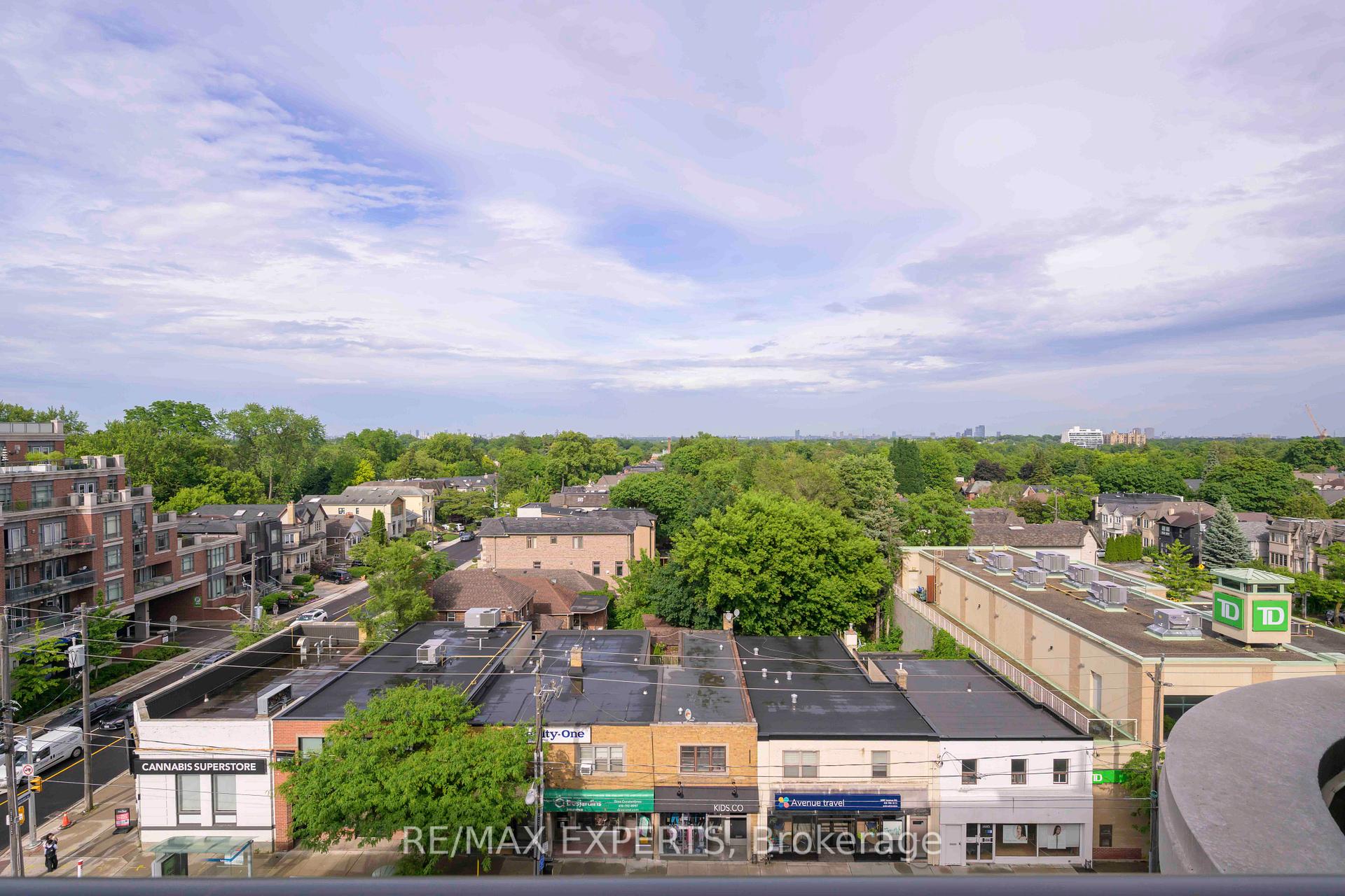 4 Bedrooms Condo at 1700 Avenue, Toronto For sale