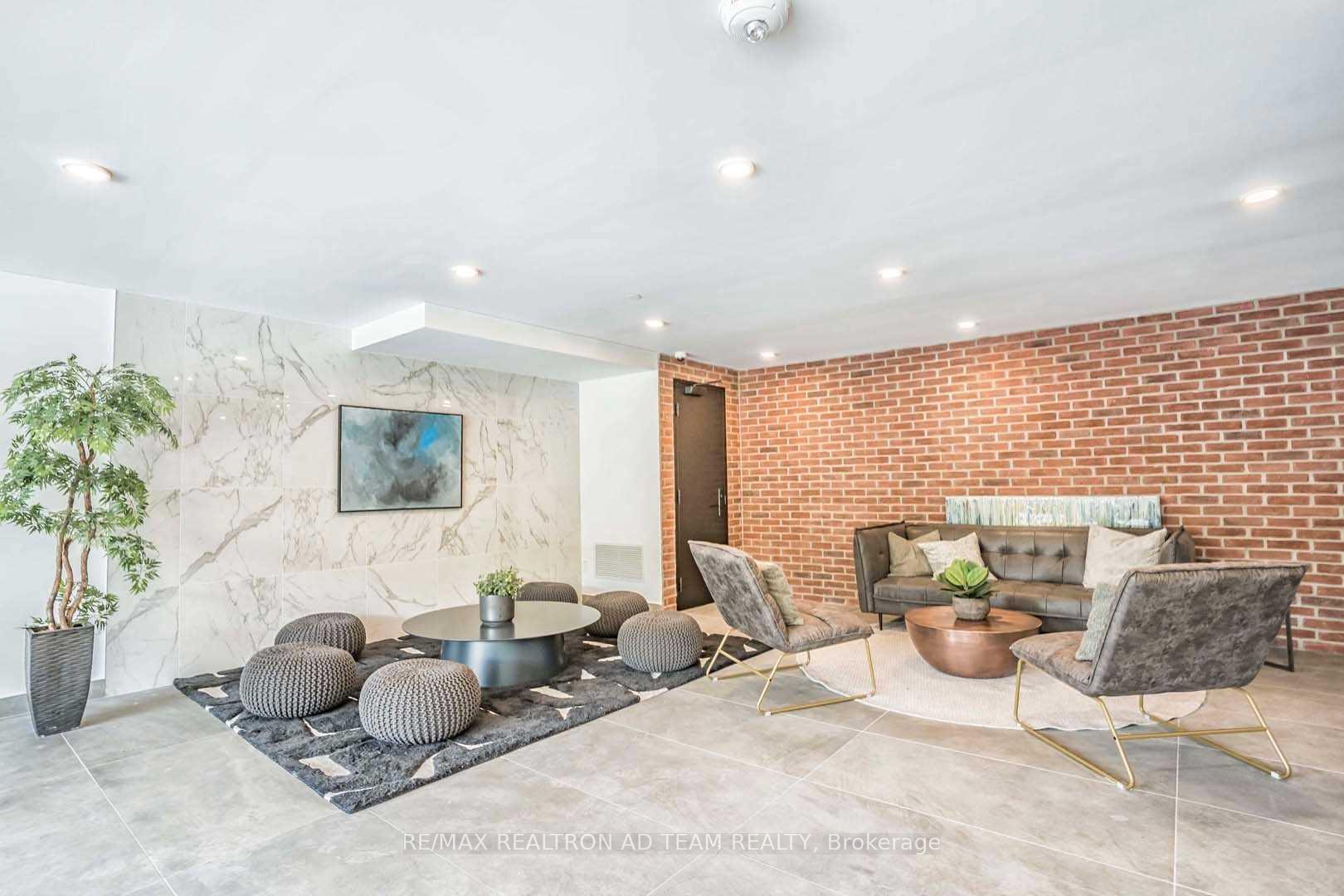 3 Bedrooms Condo at 2799 Kingston,  Toronto For sale