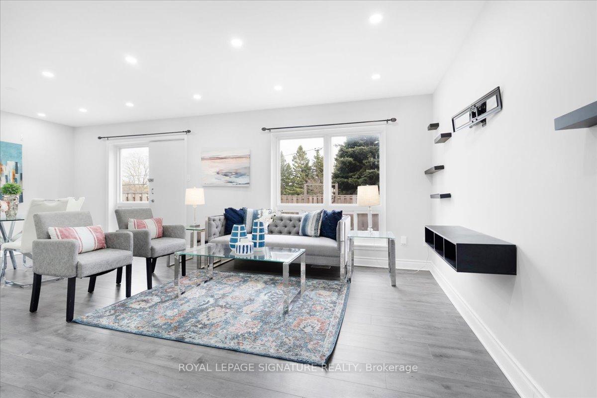 3 Bedrooms Condo at 2 Liszt,  Toronto For sale