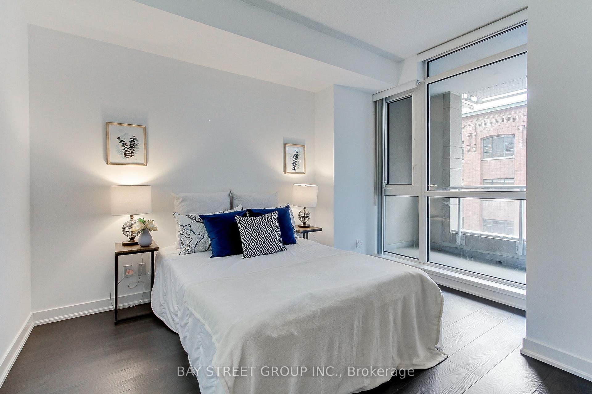 2 Bedrooms Condo at 199 Richmond, Toronto For sale