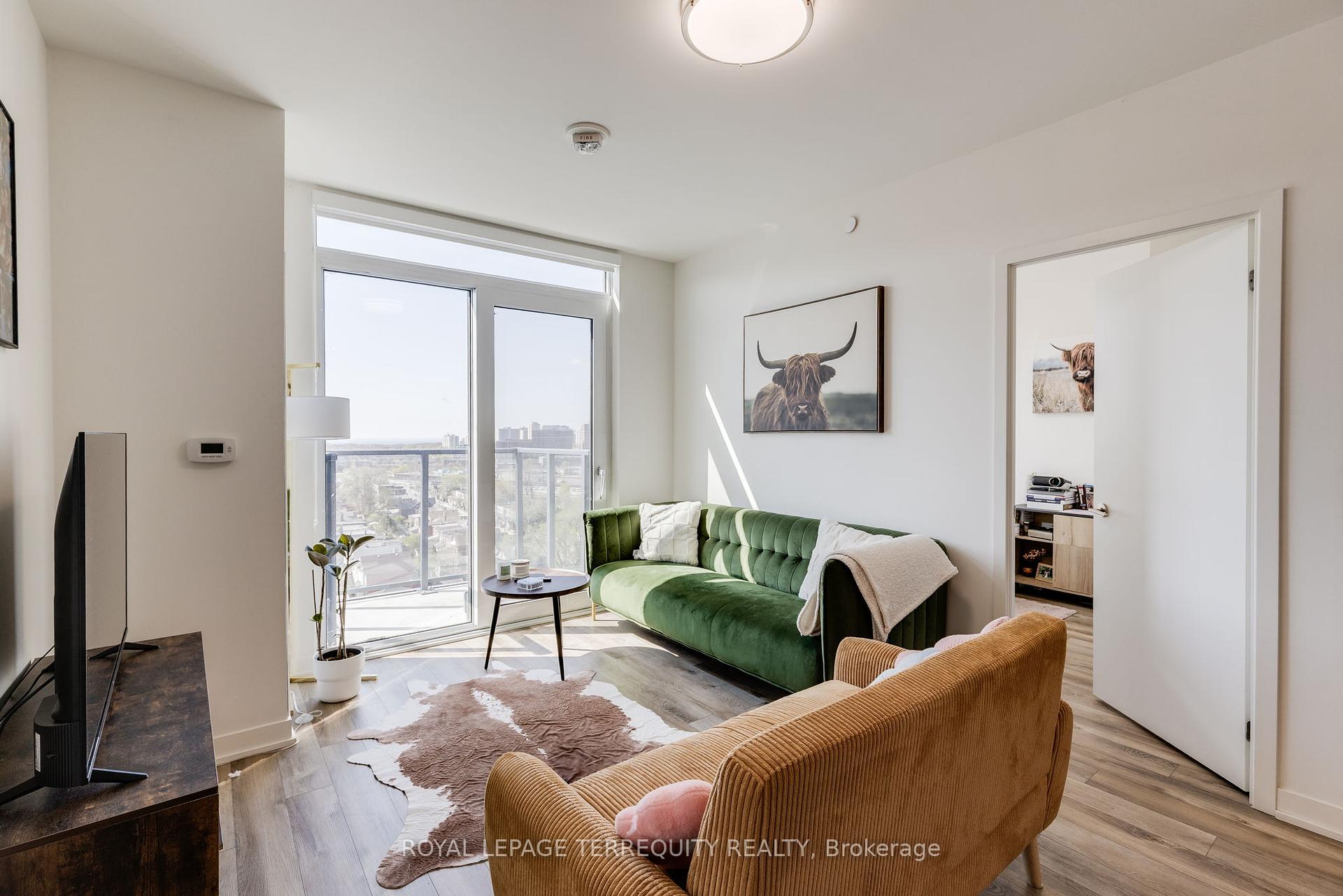 3 Bedrooms Condo at 1808 St Clair, Toronto For sale