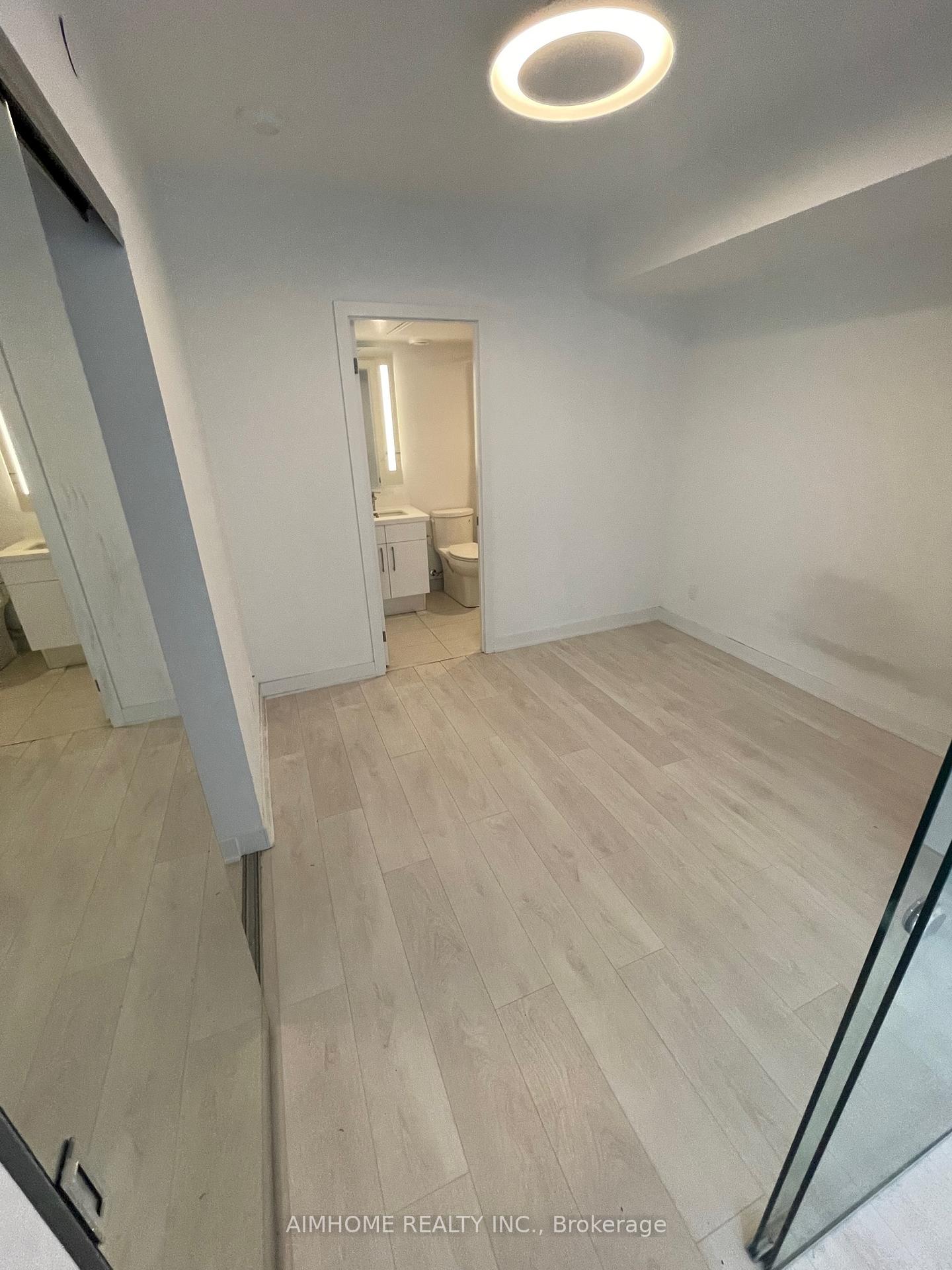 1 Bedroom Condo at 188 Cumberland, Toronto For sale