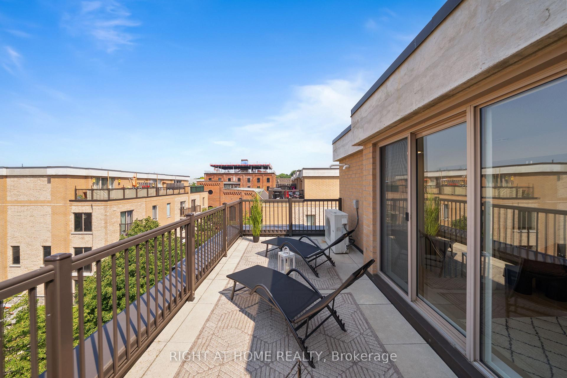 3 Bedrooms Condo at 11 Foundry, Toronto For sale