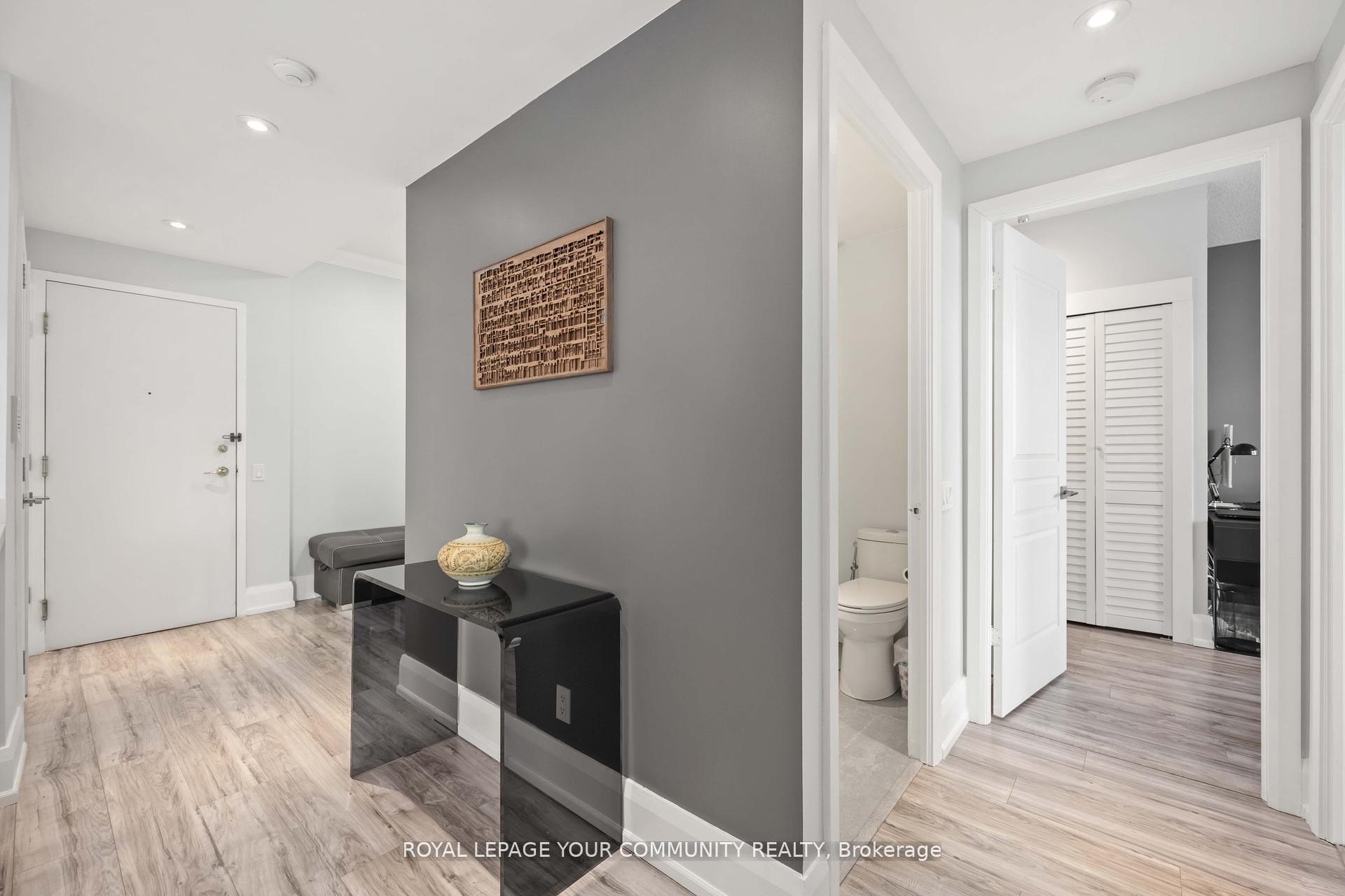 2 Bedrooms Condo at 5 Northtown, Toronto For sale