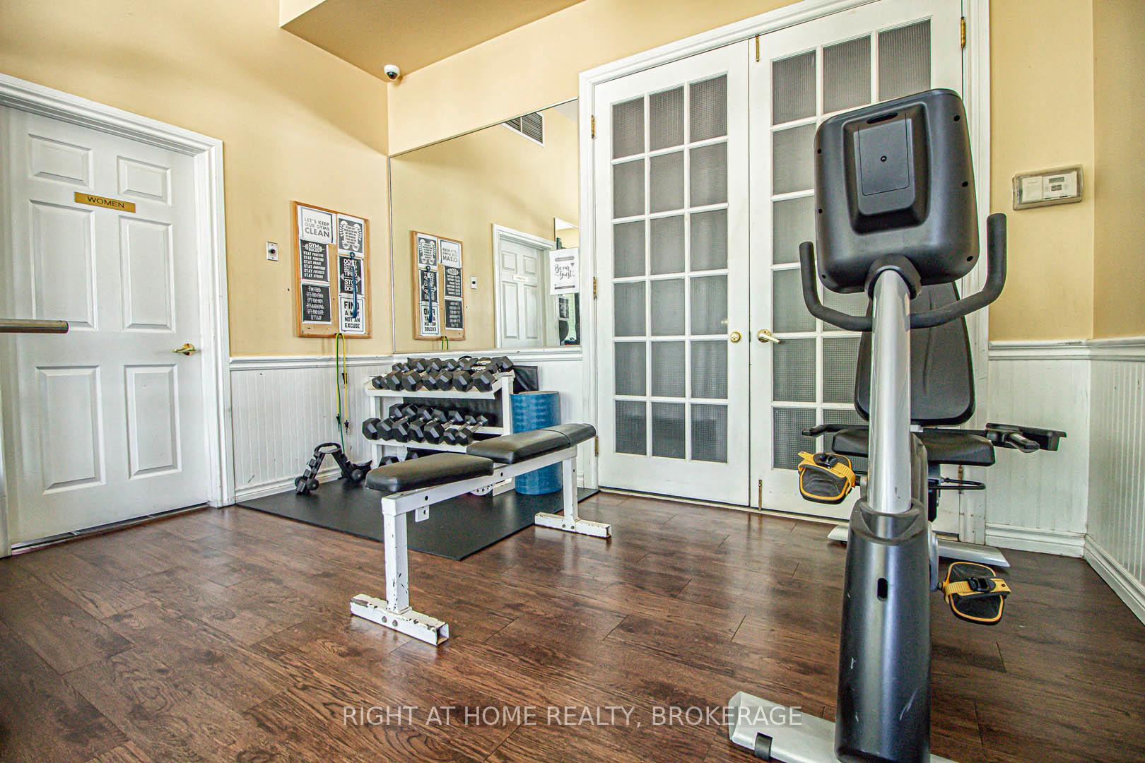 2 Bedrooms Condo at 1451 Walker’s, Burlington For sale