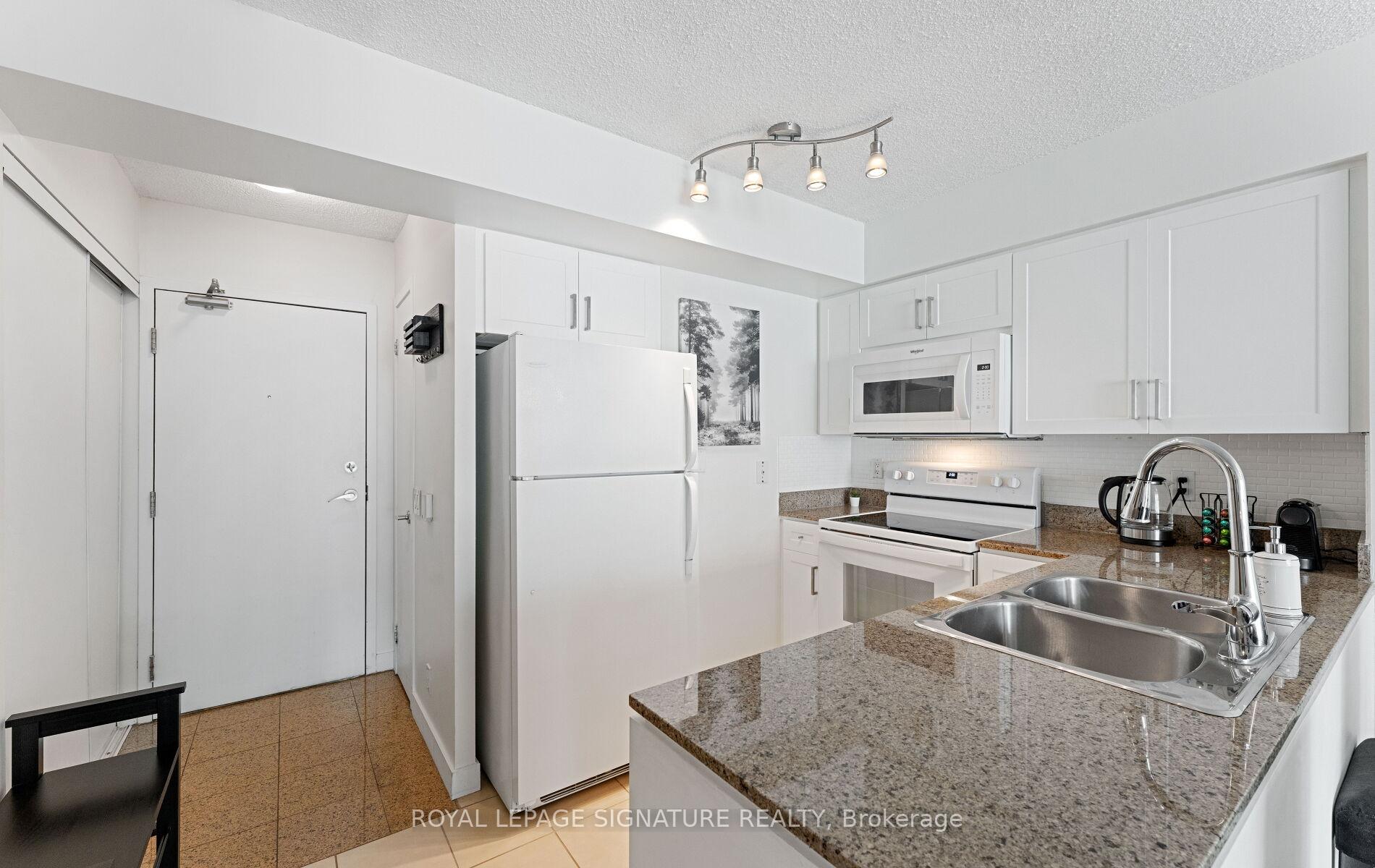2 Bedrooms Condo at 361 Front, Toronto For sale