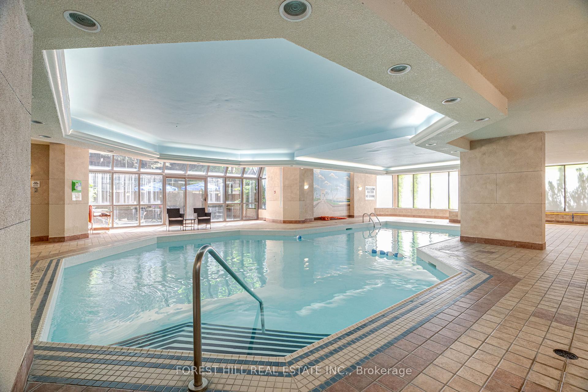 2 Bedrooms Condo at 633 Bay, Toronto For sale