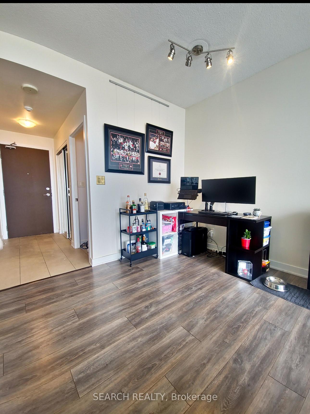 2 Bedrooms Condo at 4099 Brickstone, Mississauga For sale