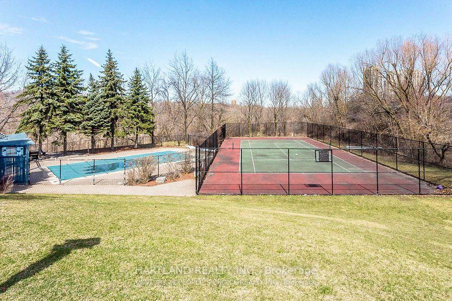 2 Bedrooms Condo at 600 Rexdale, Toronto For sale