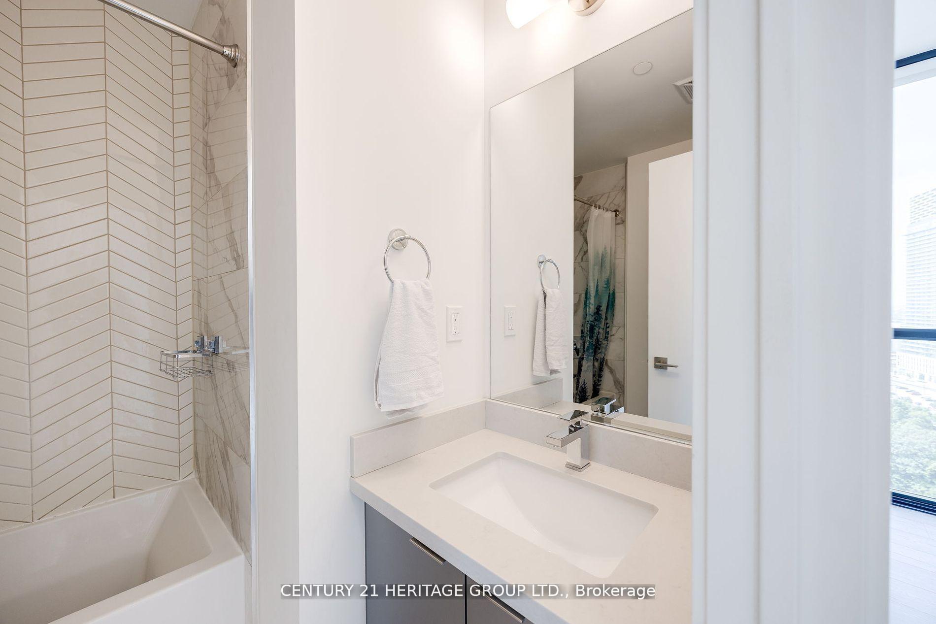 2 Bedrooms Condo at 2916 Highway 7, Vaughan For sale