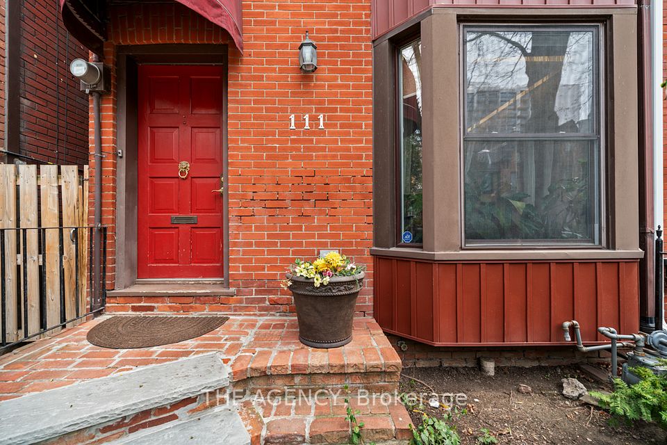 111 Seaton Street, Toronto, ON M5A 2T2