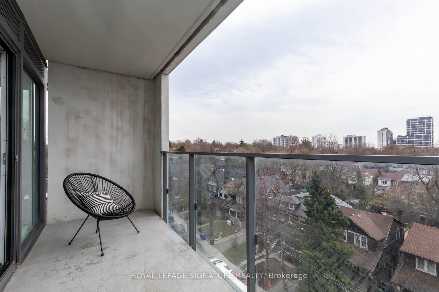 2 Bedrooms Condo at 8 Hillsdale, Toronto For sale