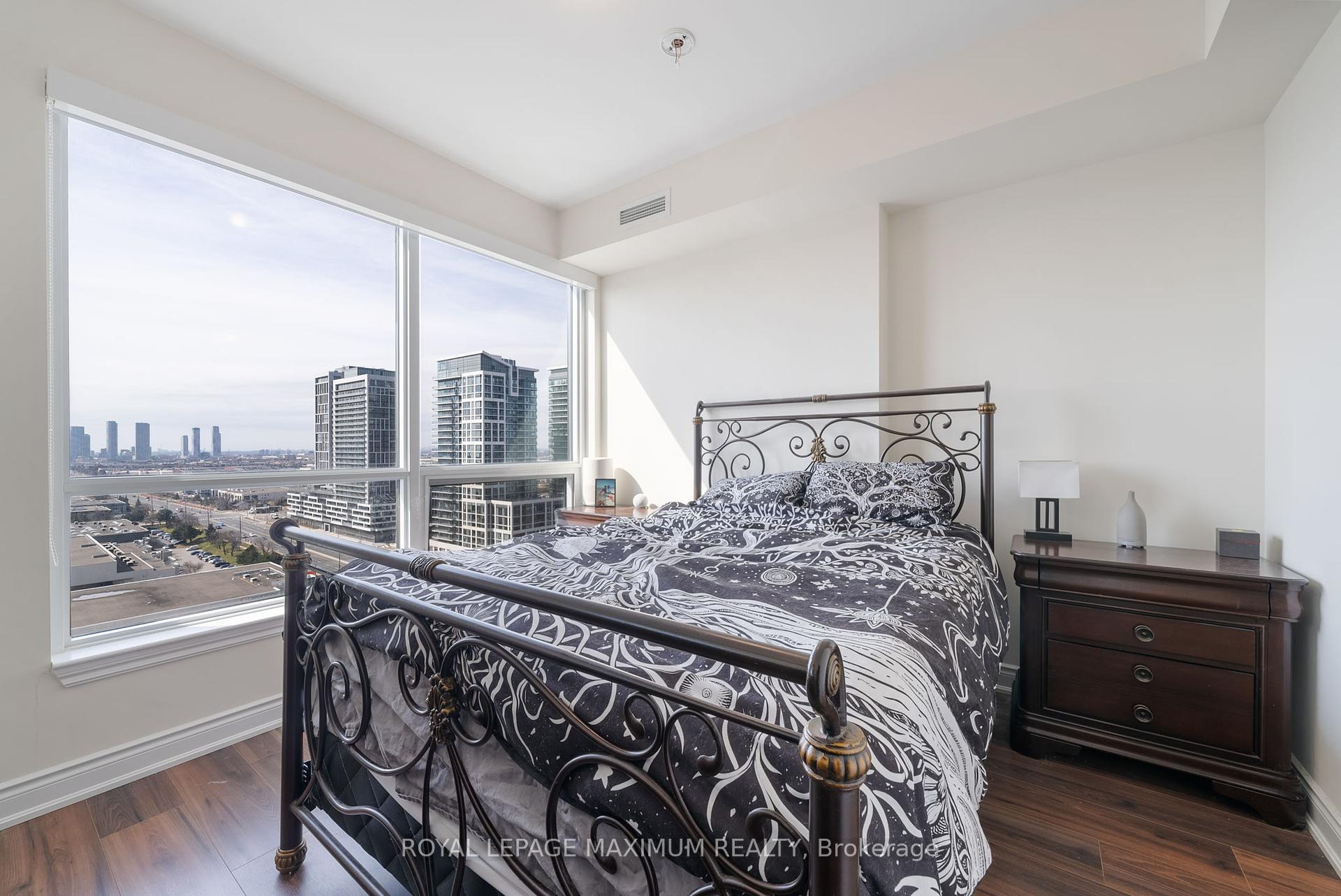 3 Bedrooms Condo at 9075 Jane, Vaughan For sale