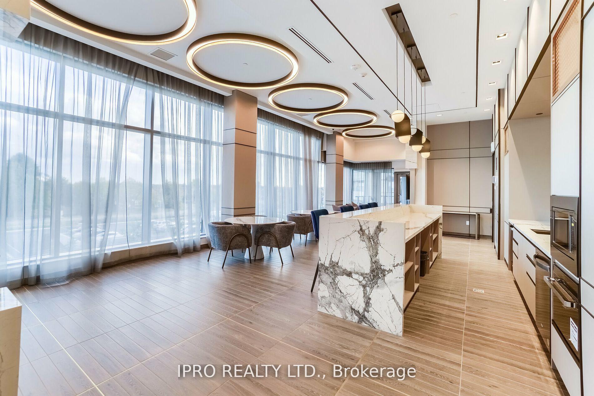 3 Bedrooms Condo at 4675 Metcalfe, Mississauga For sale