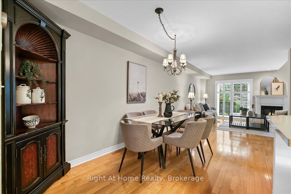 2 Bedrooms Condo at 2250 Rockingham, Oakville For sale