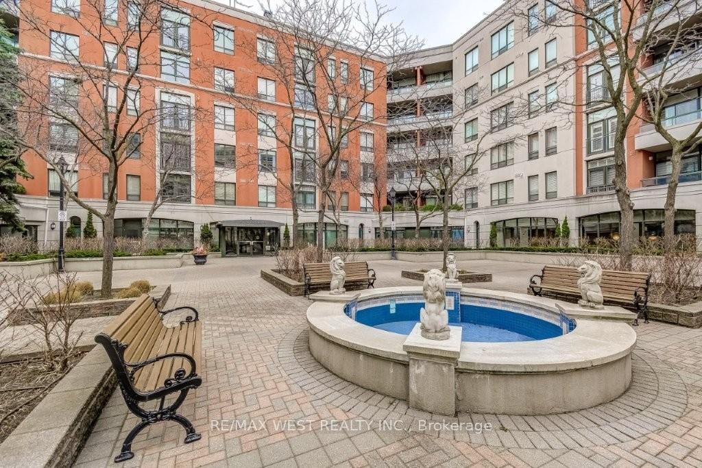 2 Bedrooms Condo at 53 Woodbridge, Vaughan For sale