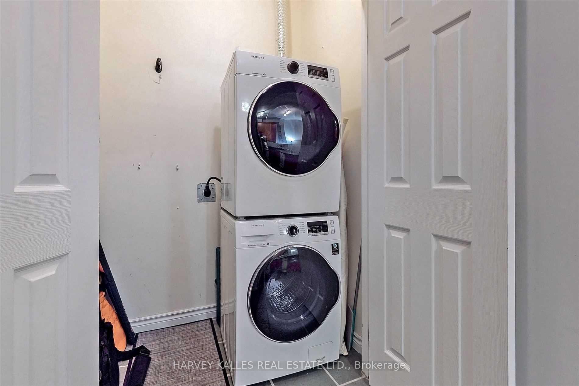 980 Yonge Street 214