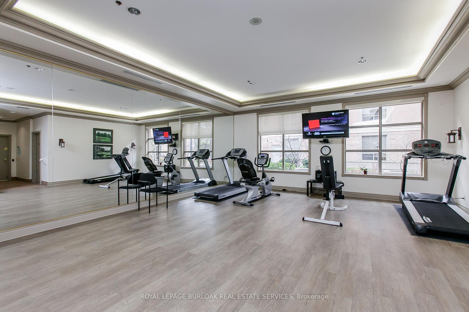 2 Bedrooms Condo at 100 Burloak, Burlington For sale