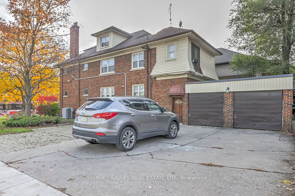 1200 Avenue Road Upper#3