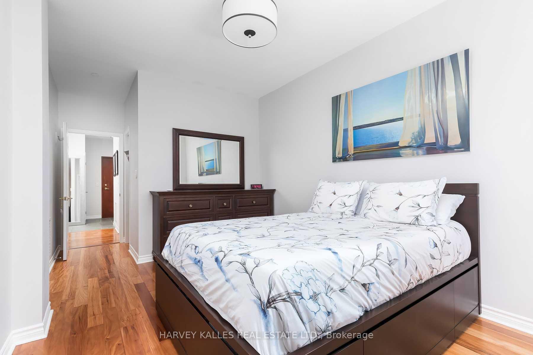 980 Yonge Street 214
