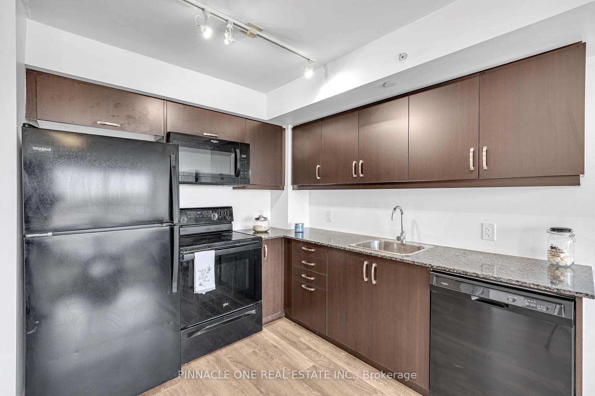 2 Bedrooms Condo at 30 Meadowglen, Toronto For sale