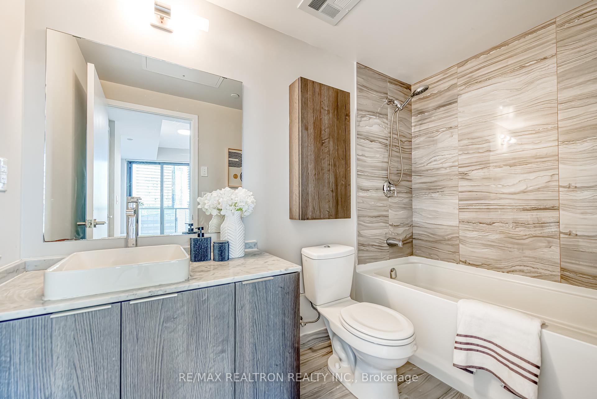 3 Bedrooms Condo at 11 Wellesley, Toronto For sale