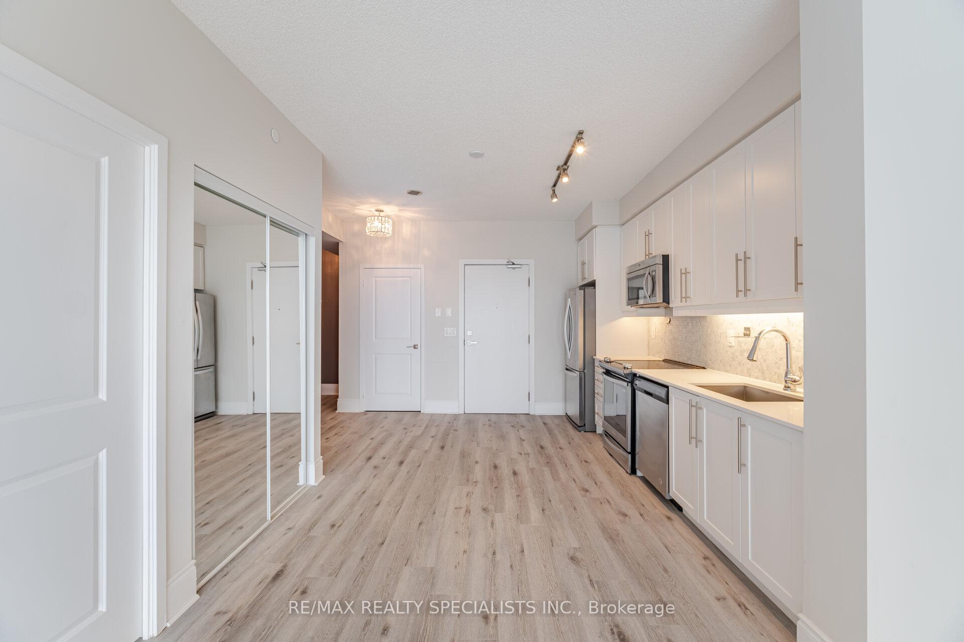 2 Bedrooms Condo at 510 Curran,  Mississauga For sale