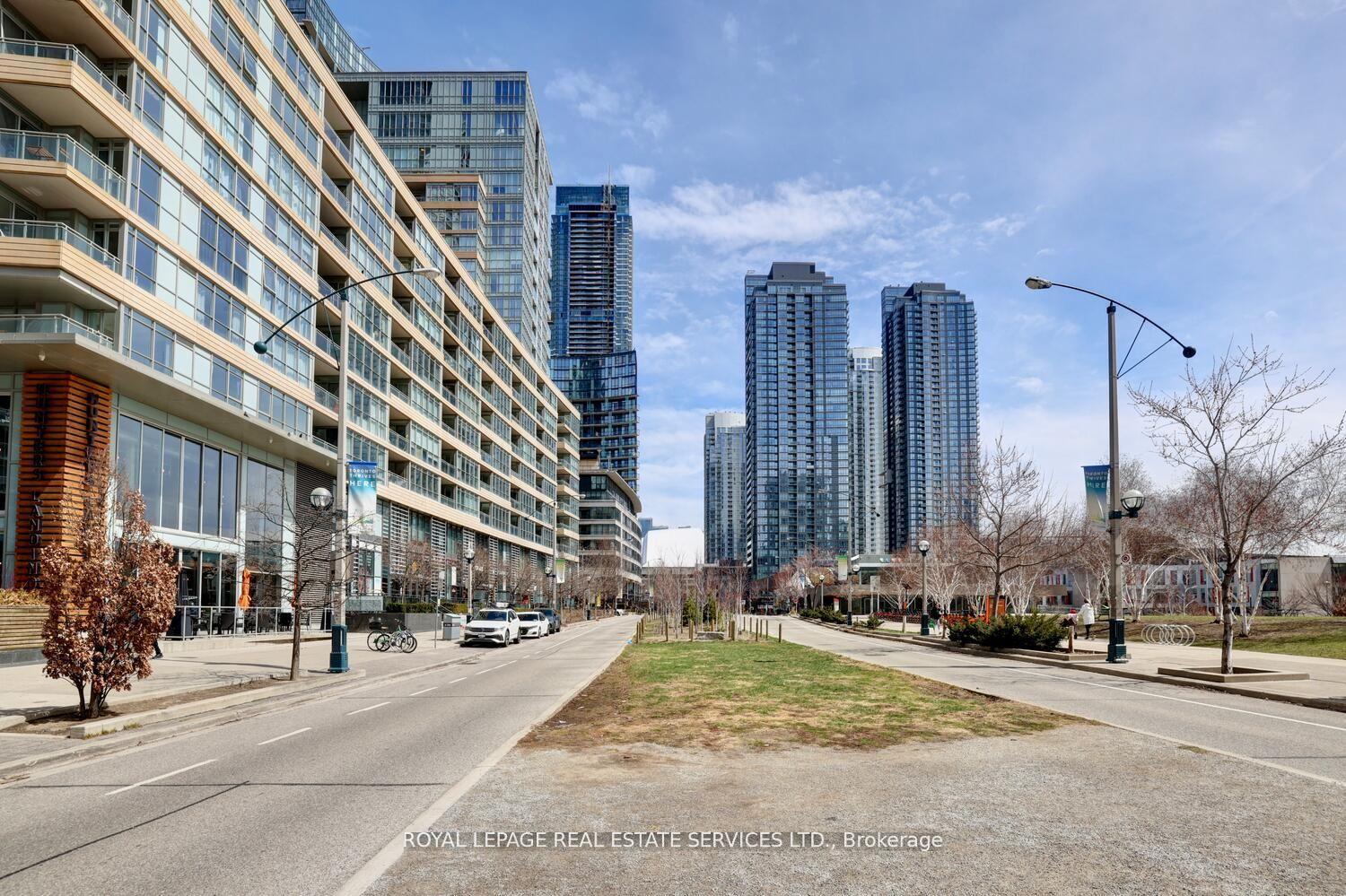 1 Bedroom Condo at 15 Iceboat, Toronto For sale