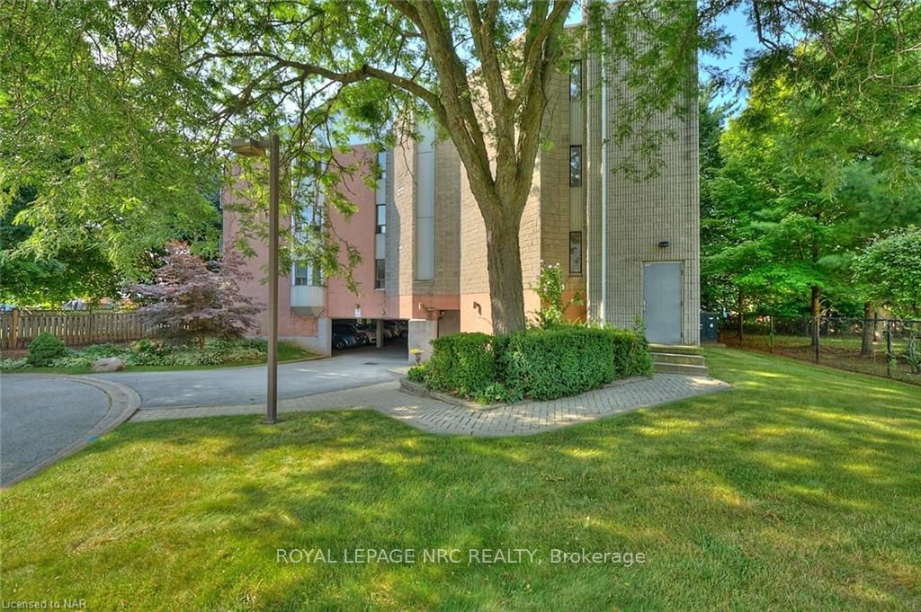 #201 - 5 NIAGARA Street, Grimsby, ON L3M 5A3
