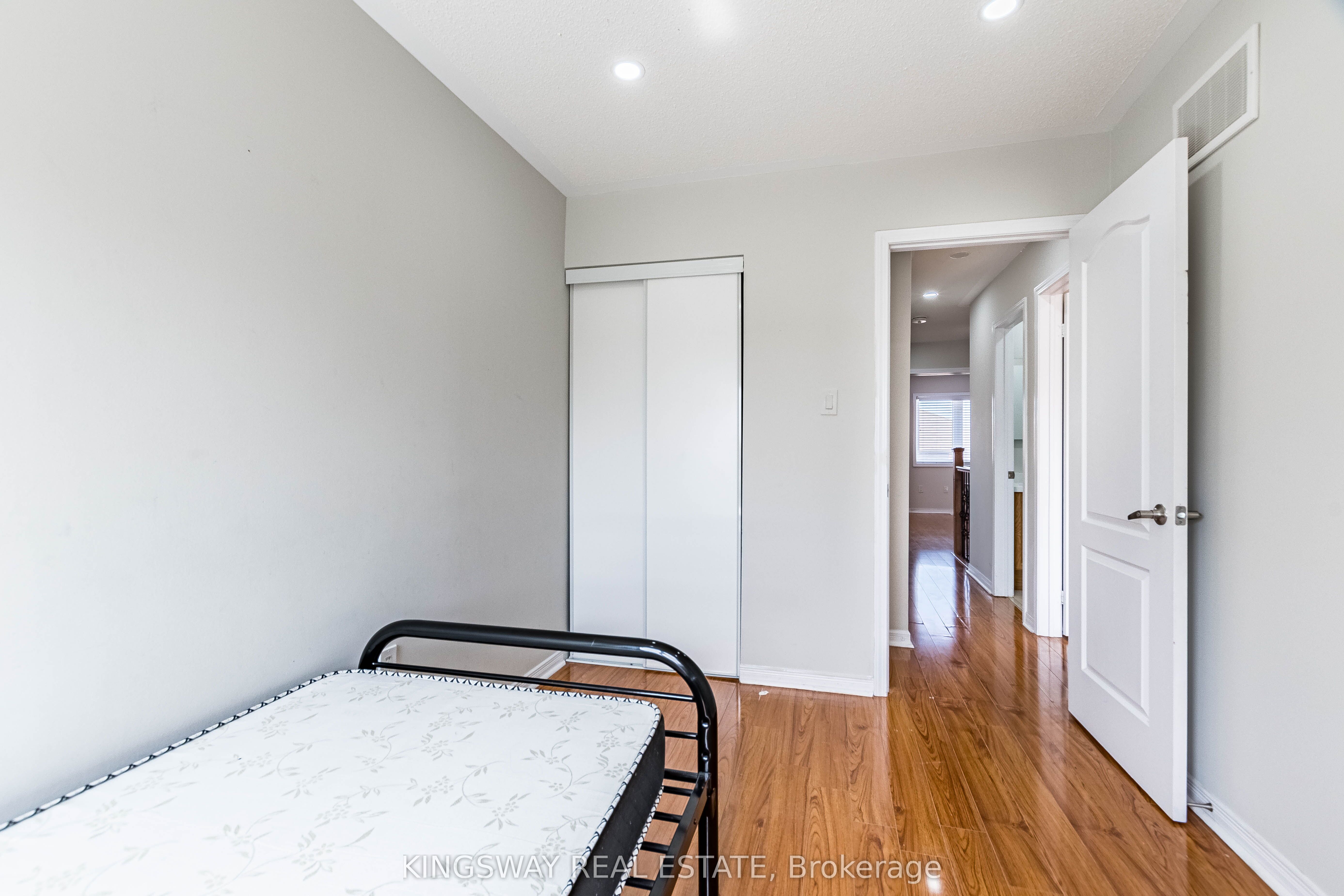 5821 Tiz Road, Mississauga Hurontario