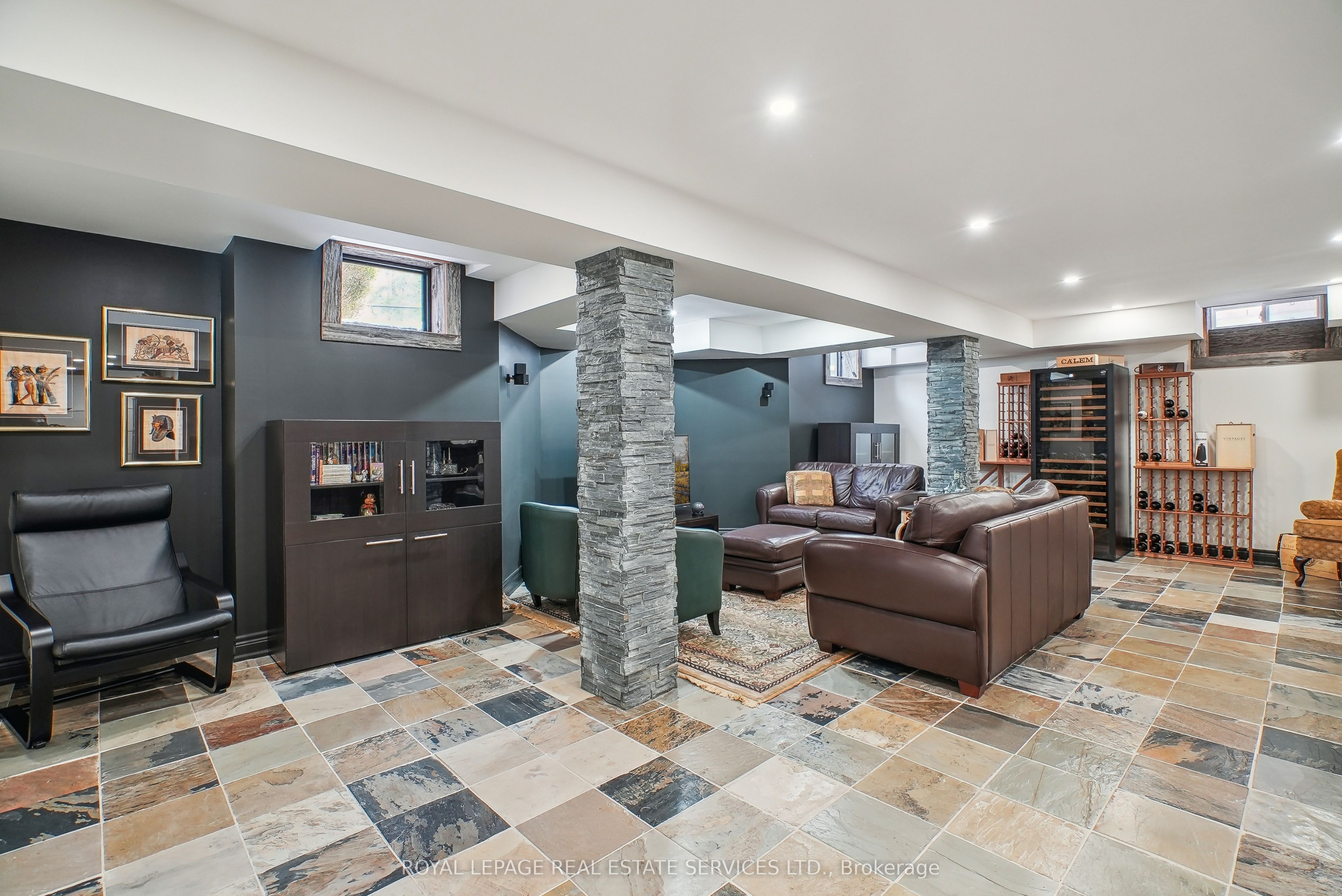 16 Arborglen Drive