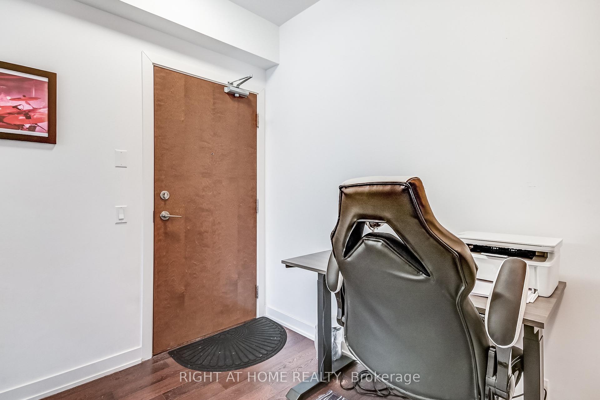 2 Bedrooms Condo at 2212 Lake Shore, Toronto For sale