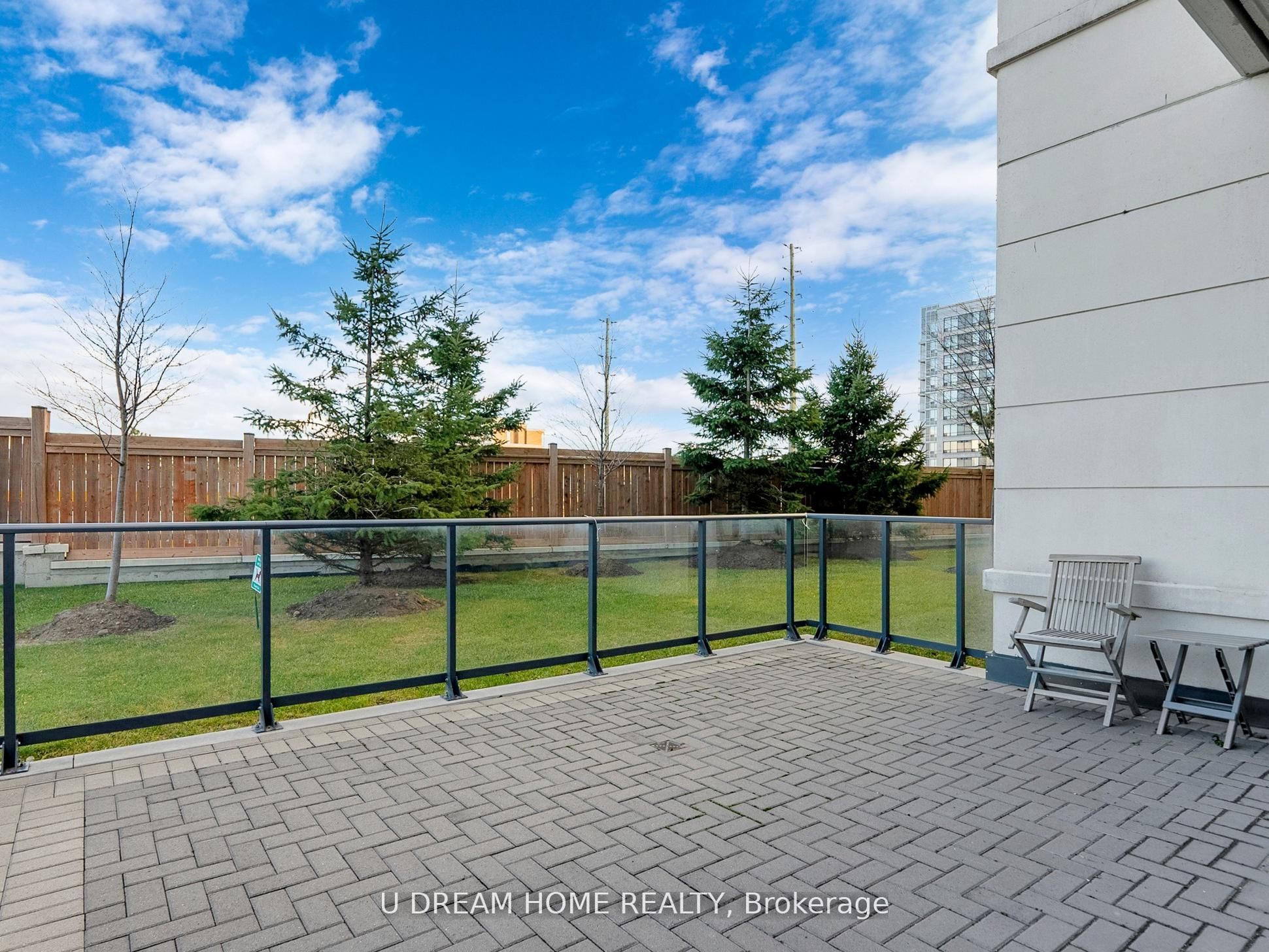 398 highway7 E, #102
