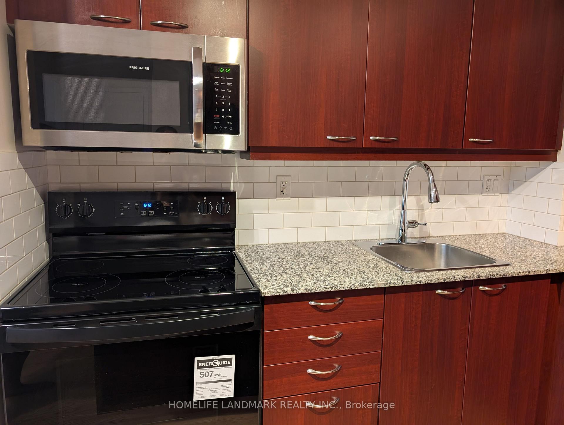 2 Bedrooms Condo at 1050 The Queensway, Toronto For sale