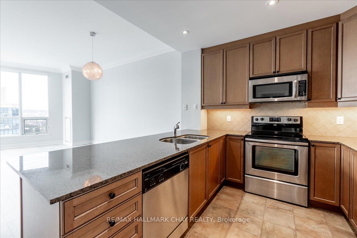 33 Ellen Street, #PH-09