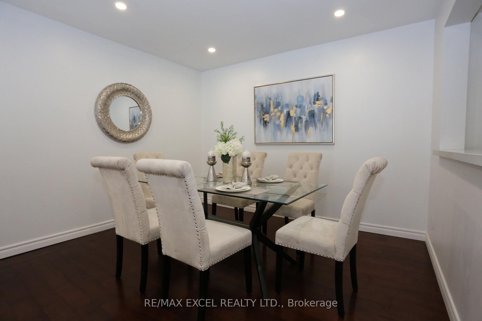 2 Bedrooms Condo at 38 Hollywood, Toronto For sale
