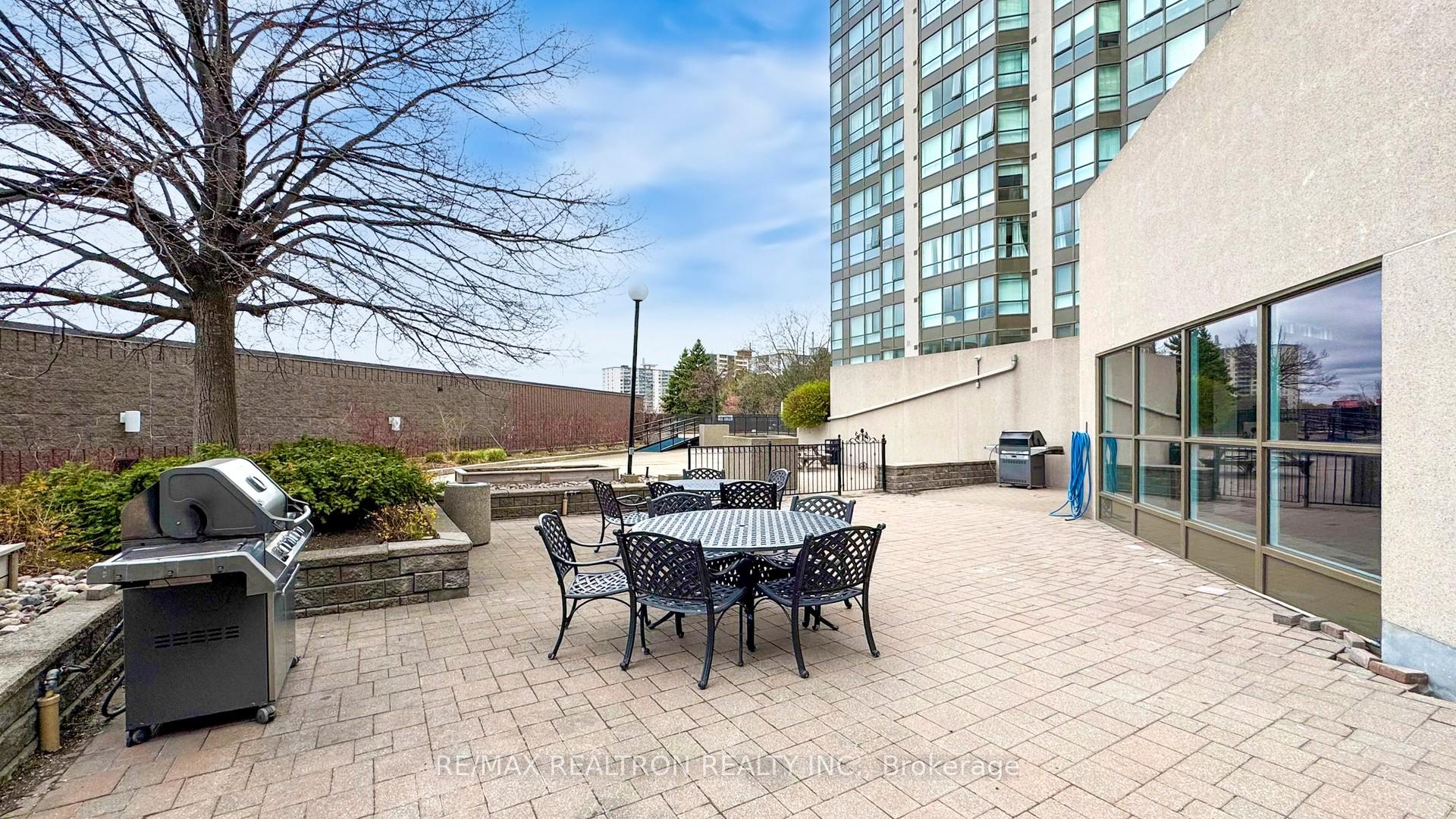 2 Bedrooms Condo at 3233 Eglinton,  Toronto For sale