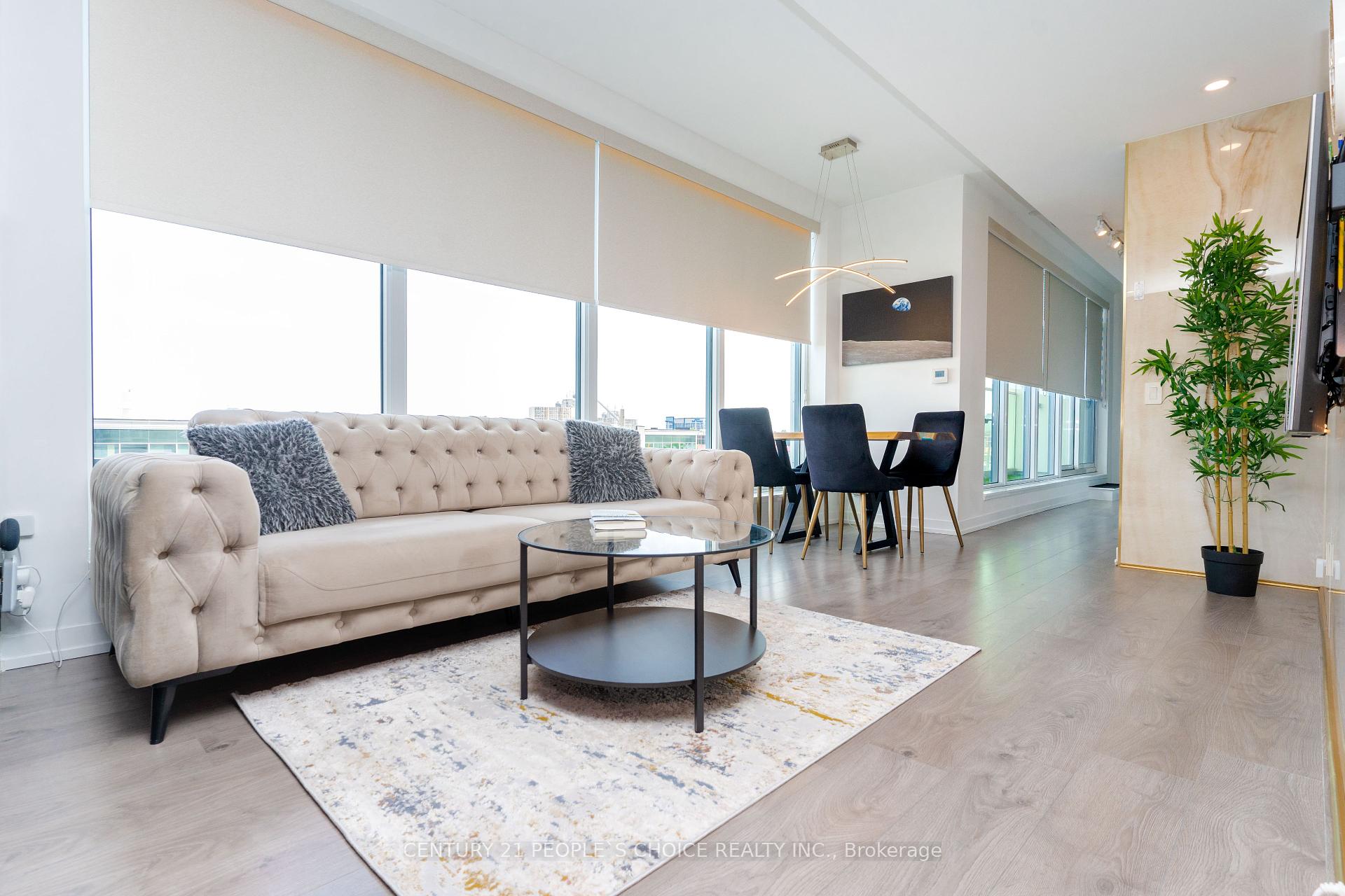 3 Bedrooms Condo at 950 Portage, Vaughan For sale