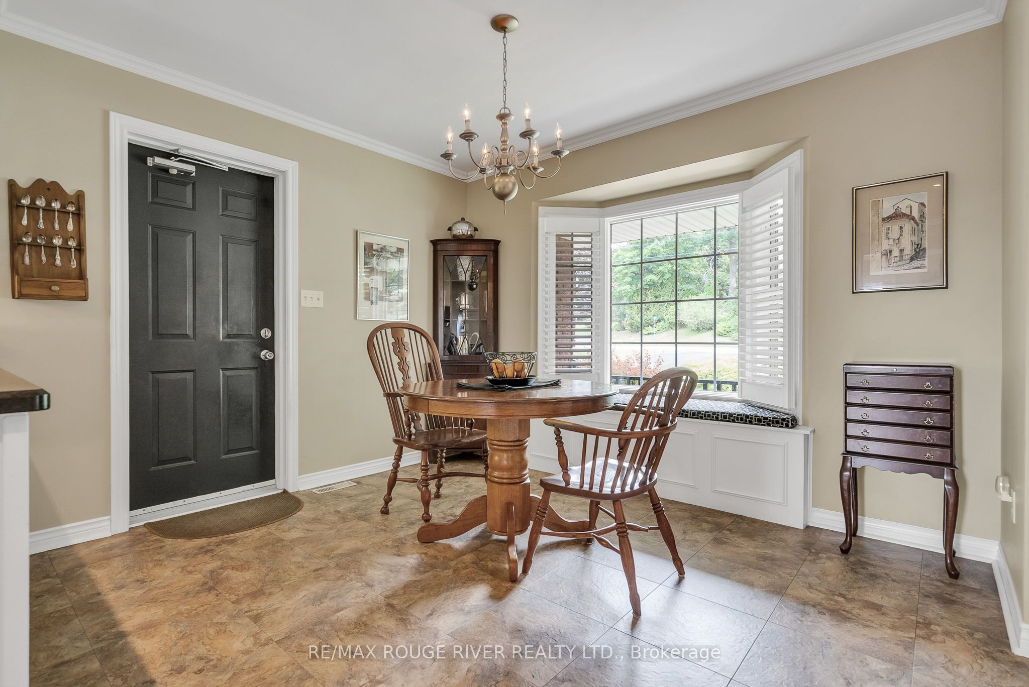 8 Sunrise Court