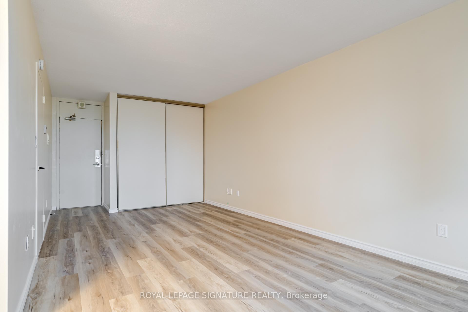 Condo at 40 Homewood, Toronto For sale