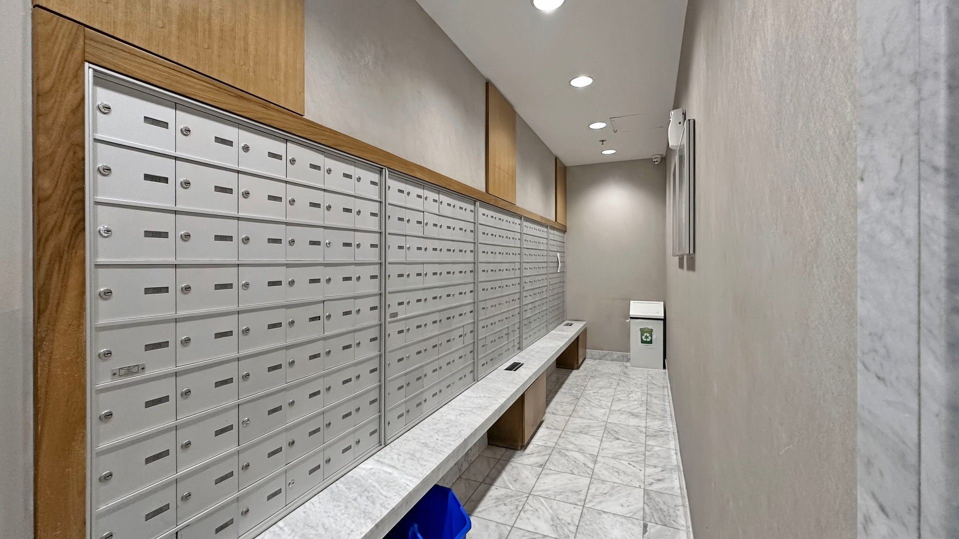85 Bloor Street E 903