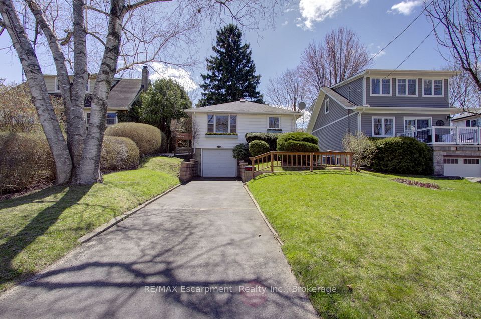 1060 Brook View