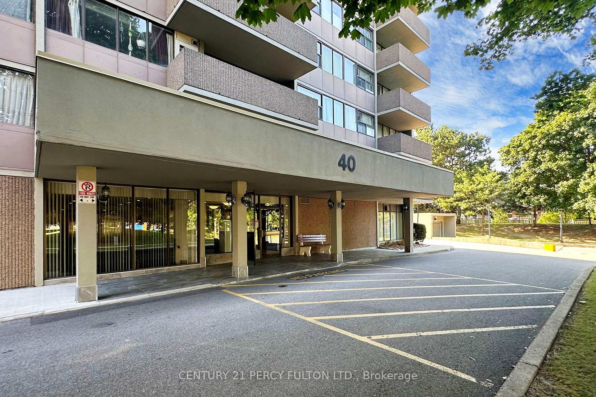 2 Bedrooms Condo at 40 Bay Mills, Toronto For sale