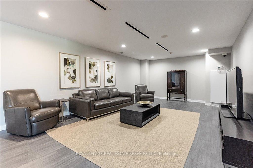 1 Bedroom Condo at 1940 Ironstone, Burlington For sale