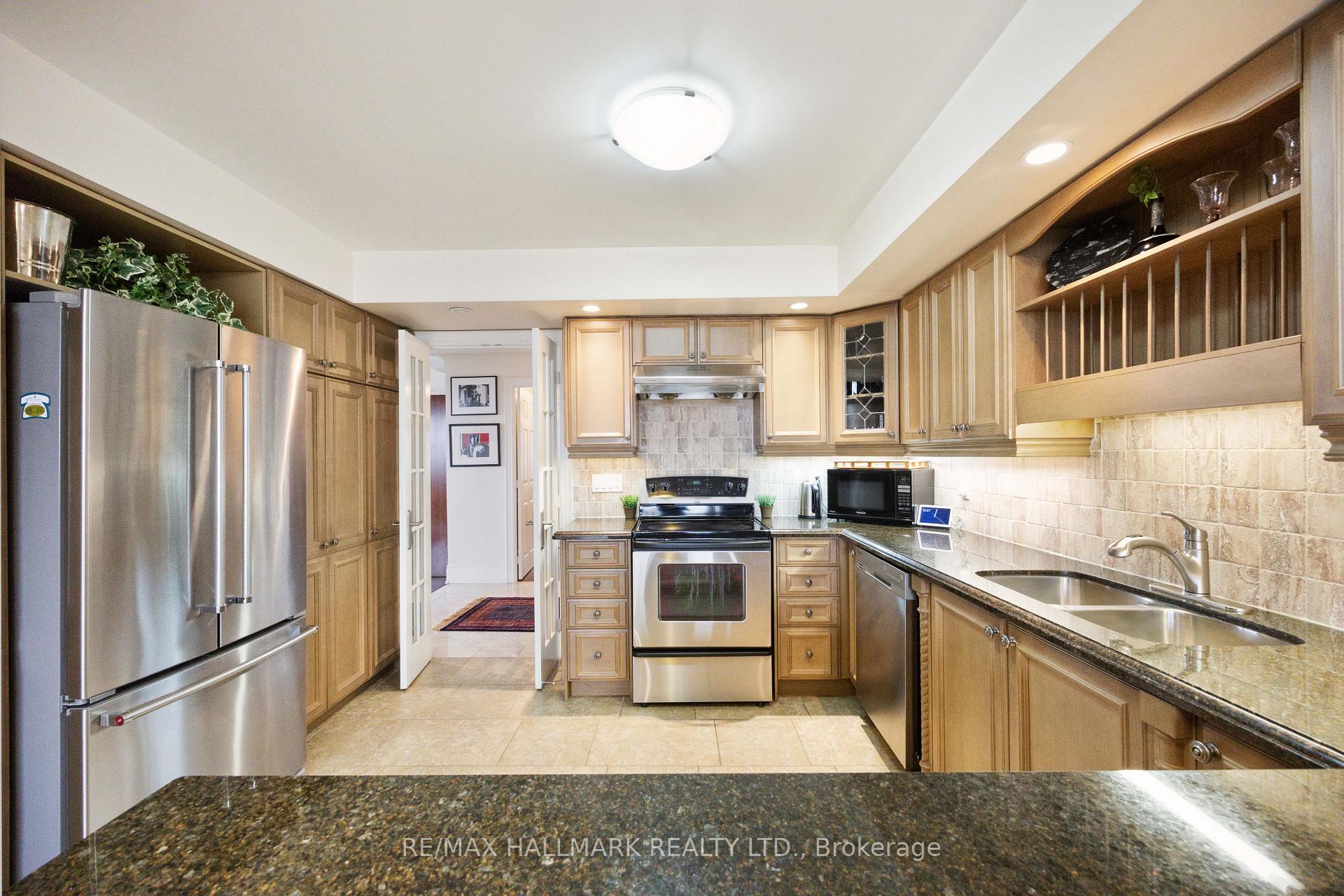 4 Bedrooms Condo at 80 Harrison Garden, Toronto For sale
