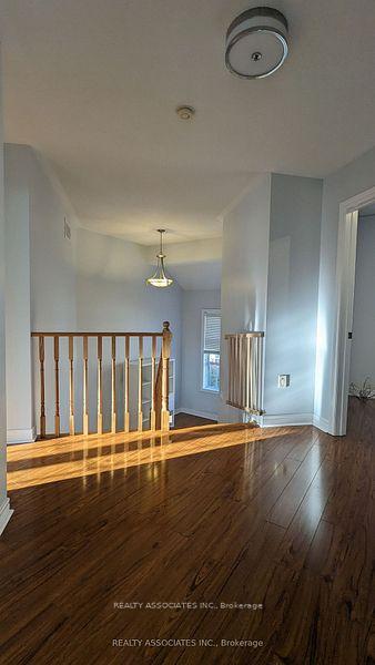 3 Bedrooms Condo at 199 Hillcrest,  Mississauga For sale