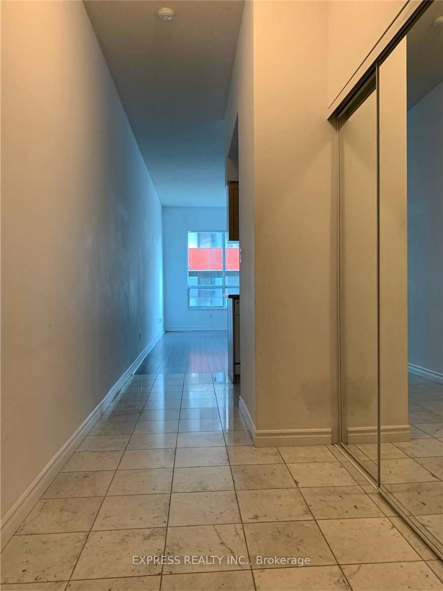 168 Simcoe Street, #1122